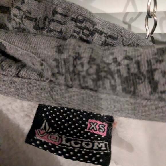 VINTAGE Volcom zip-up hoodie - Picture 4 of 7